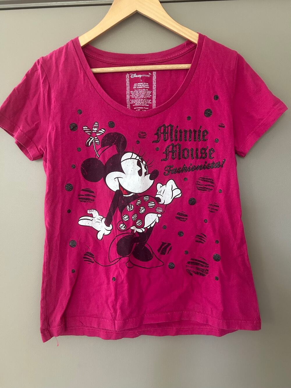 Disney Store 100%organic Large Pink Minnie Mouse Fashionista Graphic Tee VNeck